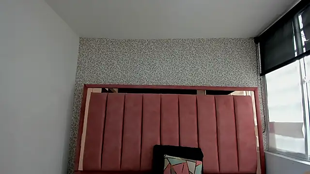 Snapshot of Hanna_Lee__ chatting on October 9, 2025, 7:36 pm Hanna Lee   online show from October 9, 2025, 7:36 pm