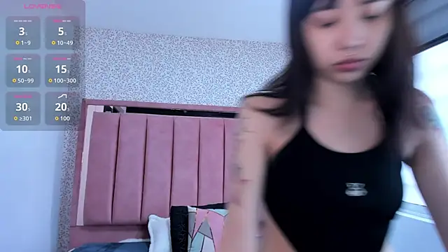 Snapshot of Hanna_Lee__ chatting on October 23, 2025, 8:07 pm Hanna Lee   online show from October 23, 2025, 8:07 pm