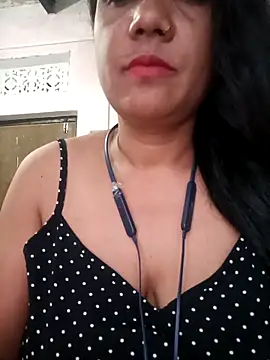 Love-pari09 online show from September 13, 2025, 1:16 am