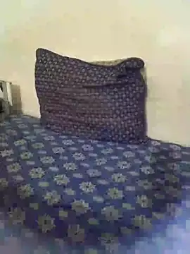 Snapshot of moroooooooo12 chatting on October 31, 2025, 9:06 am moroooooooo12 online show from October 31, 2025, 9:06 am