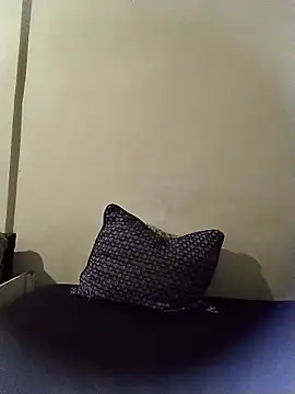 Snapshot of moroooooooo12 chatting on October 3, 2025, 5:53 am moroooooooo12 online show from October 3, 2025, 5:53 am