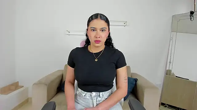 april smiith online show from November 28, 2025, 12:16 pm