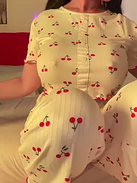 Snapshot of OnlyRima chatting on September 16, 2025, 3:13 pm OnlyRima online show from September 16, 2025, 3:13 pm