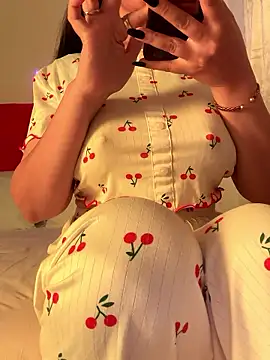 Snapshot of OnlyRima chatting on October 5, 2025, 12:40 pm OnlyRima online show from October 5, 2025, 12:40 pm