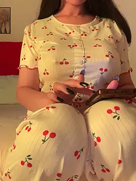 Snapshot of OnlyRima chatting on October 7, 2025, 9:43 am OnlyRima online show from October 7, 2025, 9:43 am