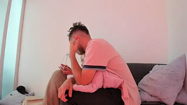 lara and danny online show from October 25, 2025, 7:58 pm