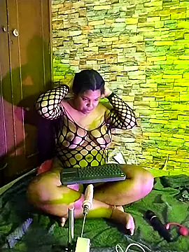 naomi campbel  online show from May 23, 2026, 8:52 pm