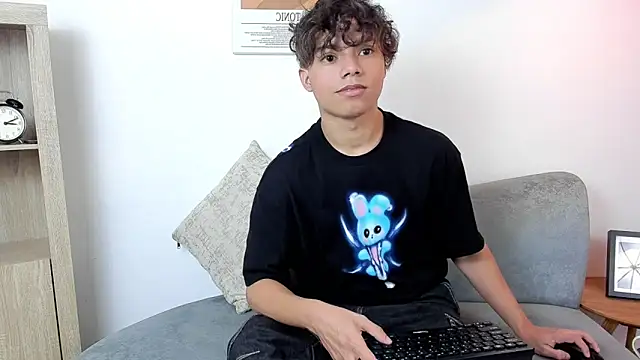 Snapshot of Honeymoon_sariel chatting on February 22, 2026, 1:24 pm Honeymoon sariel online show from February 22, 2026, 1:24 pm