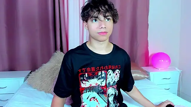 Snapshot of Honeymoon_sariel chatting on March 1, 2026, 1:11 pm Honeymoon sariel online show from March 1, 2026, 1:11 pm