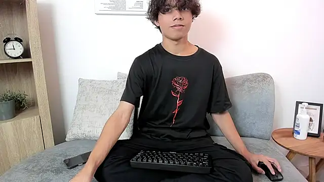 Snapshot of Honeymoon_sariel chatting on October 12, 2025, 7:59 pm Honeymoon sariel online show from October 12, 2025, 7:59 pm