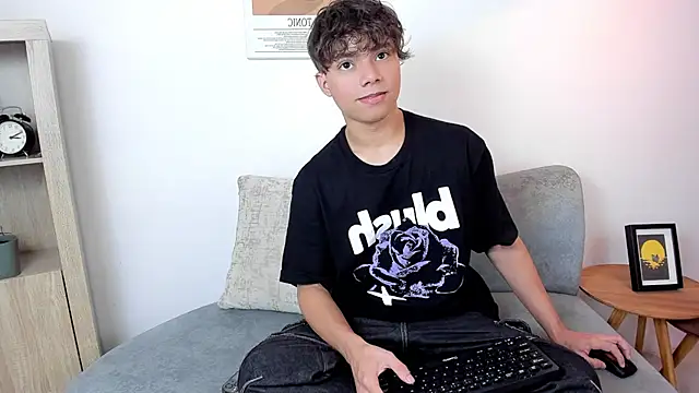 Snapshot of Honeymoon_sariel chatting on February 11, 2026, 7:58 pm Honeymoon sariel online show from February 11, 2026, 7:58 pm