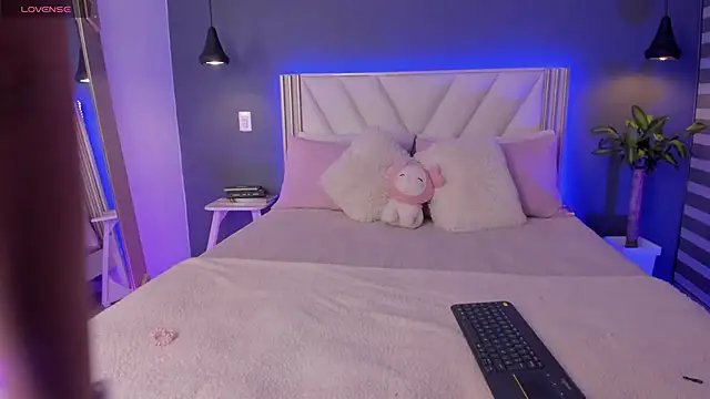 NaishaFord 1 online show from March 6, 2026, 4:29 am