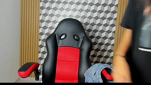 alice  brow online show from October 6, 2025, 2:18 pm