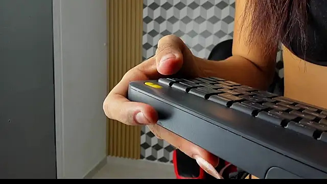 alice  brow online show from October 7, 2025, 3:29 am