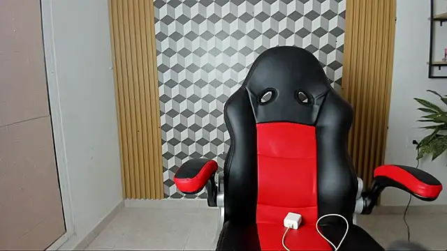 alice  brow online show from October 12, 2025, 5:25 pm