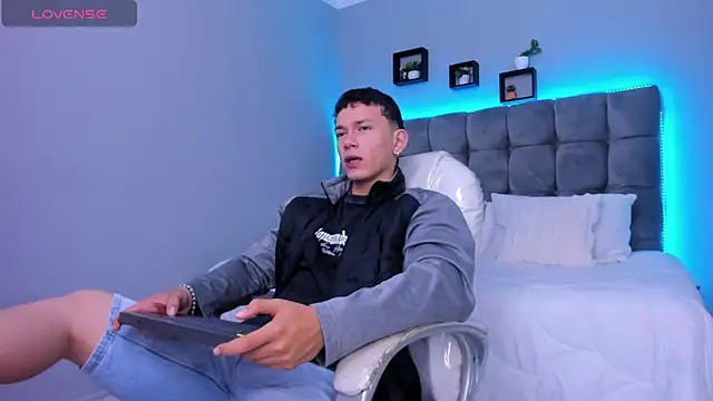 Thomas moon online show from January 16, 2026, 1:04 pm