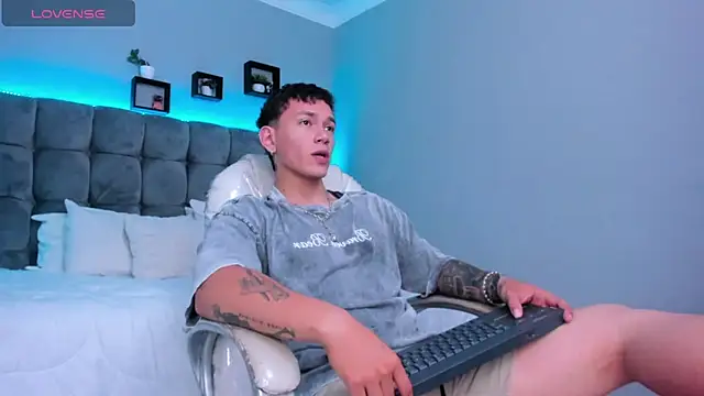 Thomas moon online show from February 3, 2026, 12:21 pm