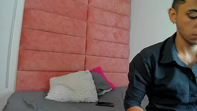 Snapshot of HellAndDante_ chatting on October 5, 2025, 11:17 pm HellAndDante  online show from October 5, 2025, 11:17 pm