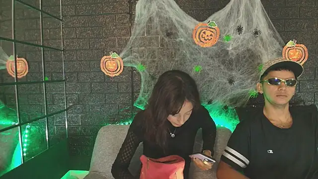 Snapshot of HellAndDante_ chatting on October 21, 2025, 11:48 pm HellAndDante  online show from October 21, 2025, 11:48 pm