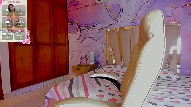 Elowen Clark online show from October 9, 2025, 10:32 pm