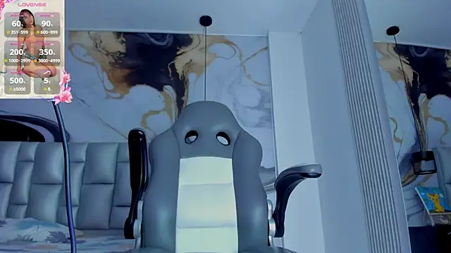 Elowen Clark online show from September 15, 2025, 8:20 pm