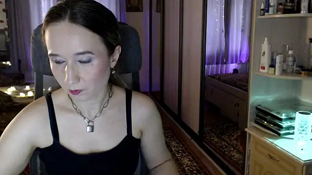 Snapshot of ClassyInna chatting on October 31, 2025, 5:04 am ClassyInna online show from October 31, 2025, 5:04 am