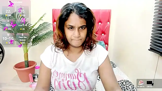 Snapshot of Strawberry_Lips chatting on October 21, 2025, 4:34 am Strawberry Lips online show from October 21, 2025, 4:34 am