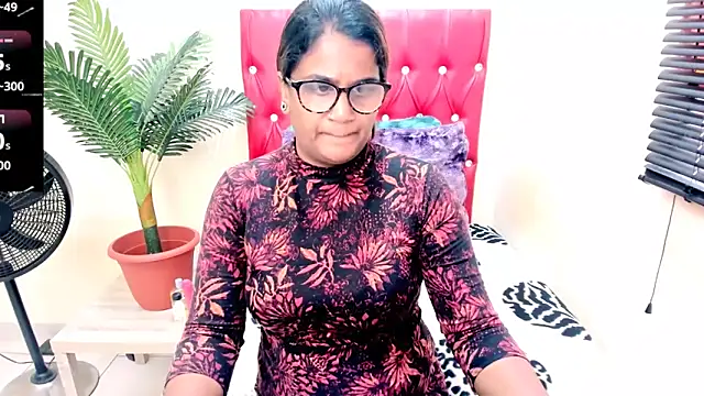 Snapshot of Strawberry_Lips chatting on October 7, 2025, 8:04 am Strawberry Lips online show from October 7, 2025, 8:04 am