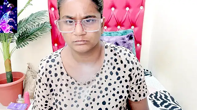 Snapshot of Strawberry_Lips chatting on October 27, 2025, 5:08 am Strawberry Lips online show from October 27, 2025, 5:08 am