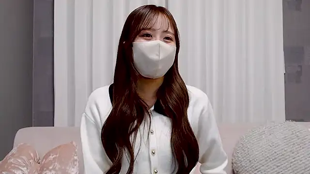  YUI CHAN  online show from December 22, 2025, 10:59 am