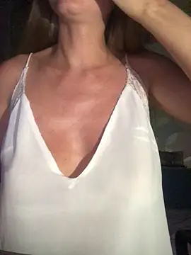 Elvee1 online show from September 14, 2025, 7:36 pm