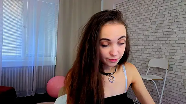 Snapshot of EllaSteele chatting on September 18, 2025, 1:36 pm EllaSteele online show from September 18, 2025, 1:36 pm