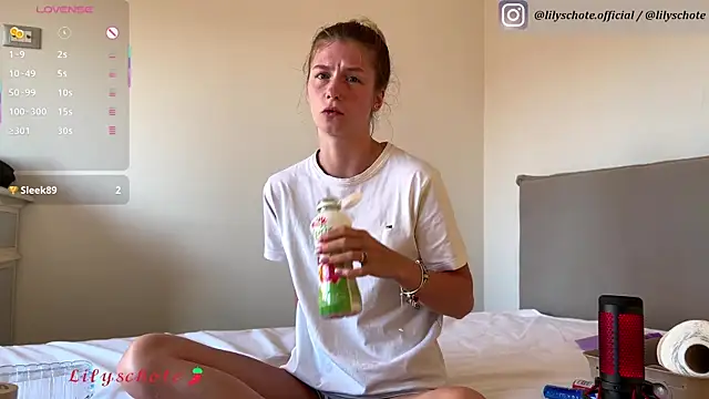 lilyofficial online show from April 24, 2026, 4:53 pm