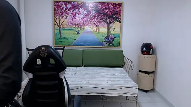 Snapshot of Adhara_Kitten chatting on September 13, 2025, 1:00 pm Adhara Kitten online show from September 13, 2025, 1:00 pm