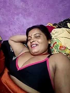 Hot komal1 online show from November 8, 2025, 11:19 pm