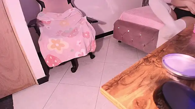 Terraelowen online show from October 11, 2025, 11:00 am