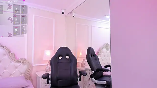 Snapshot of AmyBlackwood chatting on October 7, 2025, 7:37 pm AmyBlackwood online show from October 7, 2025, 7:37 pm