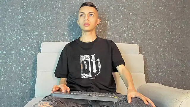 Snapshot of NickandAbby_ chatting on September 20, 2025, 3:00 am NickandAbby  online show from September 20, 2025, 3:00 am