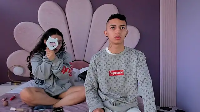 Snapshot of NickandAbby_ chatting on October 24, 2025, 11:42 am NickandAbby  online show from October 24, 2025, 11:42 am