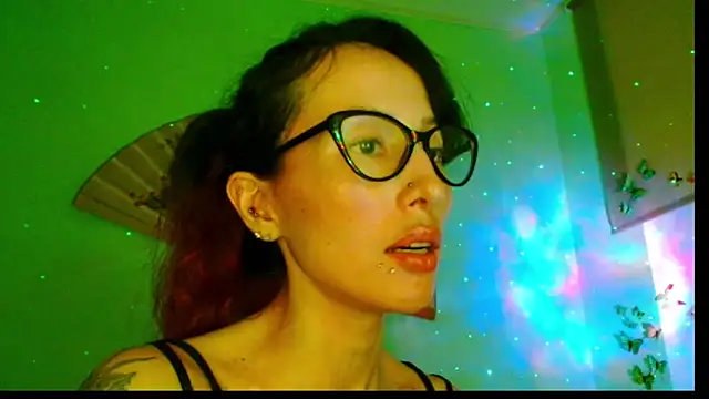 Snapshot of KiotoShine chatting on October 22, 2025, 6:07 pm KiotoShine online show from October 22, 2025, 6:07 pm