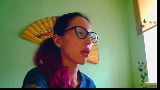 Snapshot of KiotoShine chatting on October 23, 2025, 12:37 pm KiotoShine online show from October 23, 2025, 12:37 pm