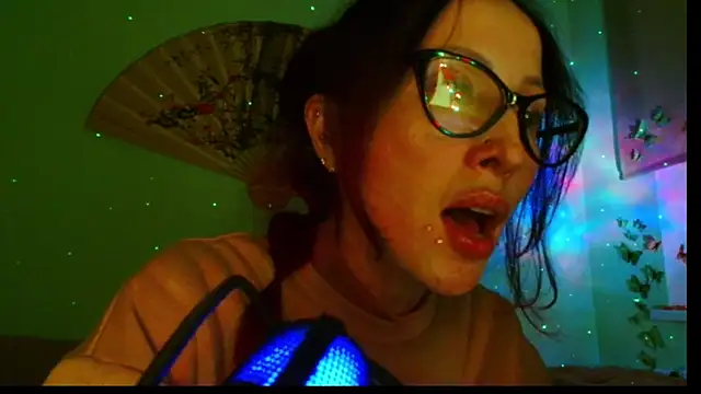 Snapshot of KiotoShine chatting on September 26, 2025, 10:38 pm KiotoShine online show from September 26, 2025, 10:38 pm