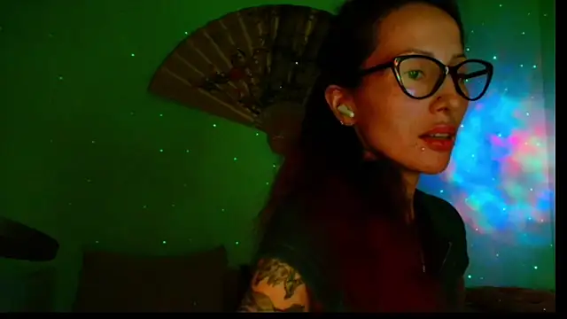 Snapshot of KiotoShine chatting on November 3, 2025, 6:11 pm KiotoShine online show from November 3, 2025, 6:11 pm