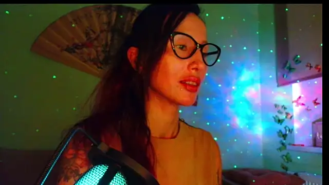 Snapshot of KiotoShine chatting on October 6, 2025, 6:52 pm KiotoShine online show from October 6, 2025, 6:52 pm