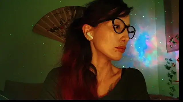 Snapshot of KiotoShine chatting on October 2, 2025, 6:44 pm KiotoShine online show from October 2, 2025, 6:44 pm