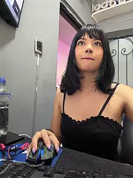 TatiLee online show from April 9, 2026, 2:45 pm