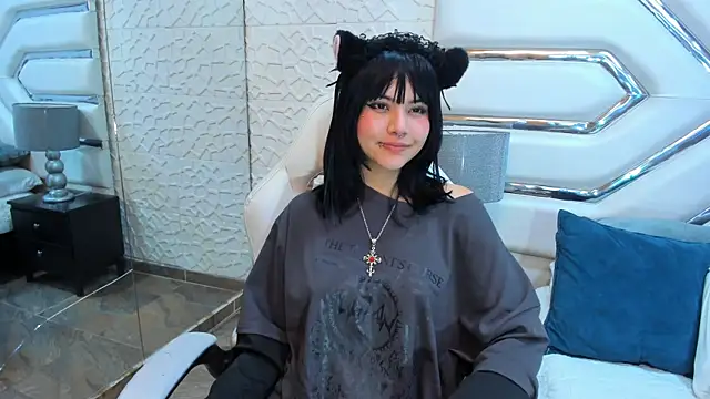 Snapshot of TatiLee chatting on October 24, 2025, 9:52 am TatiLee online show from October 24, 2025, 9:52 am