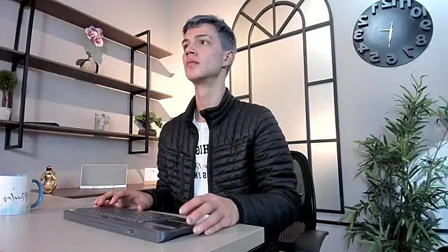 Snapshot of nicktorn chatting on October 4, 2025, 12:17 pm nicktorn online show from October 4, 2025, 12:17 pm