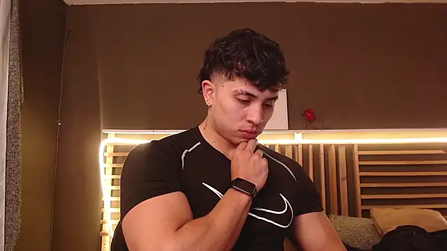 Snapshot of PaulEvens chatting on September 26, 2025, 1:18 pm PaulEvens online show from September 26, 2025, 1:18 pm