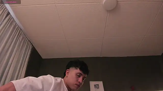 Snapshot of PaulEvens chatting on October 7, 2025, 1:12 pm PaulEvens online show from October 7, 2025, 1:12 pm